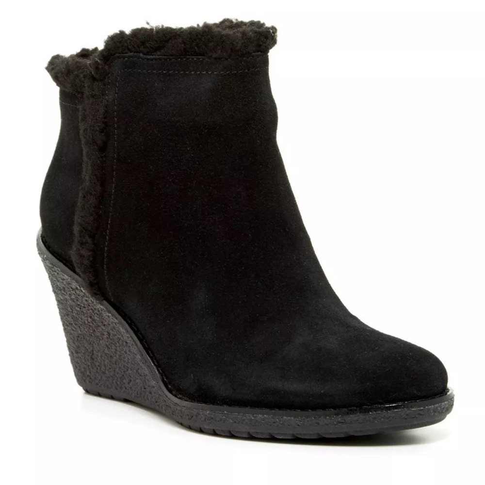 Cole Haan Women's 8 Black Michelle Boots Waterproof Wedge Heel Suede Sherpa Zip